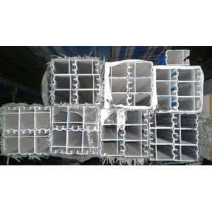 Tiang moher swing door